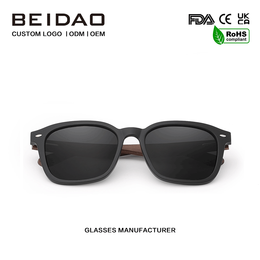Gafas de sol polarizadas de madera vendedoras calientes de la moda Wlanut